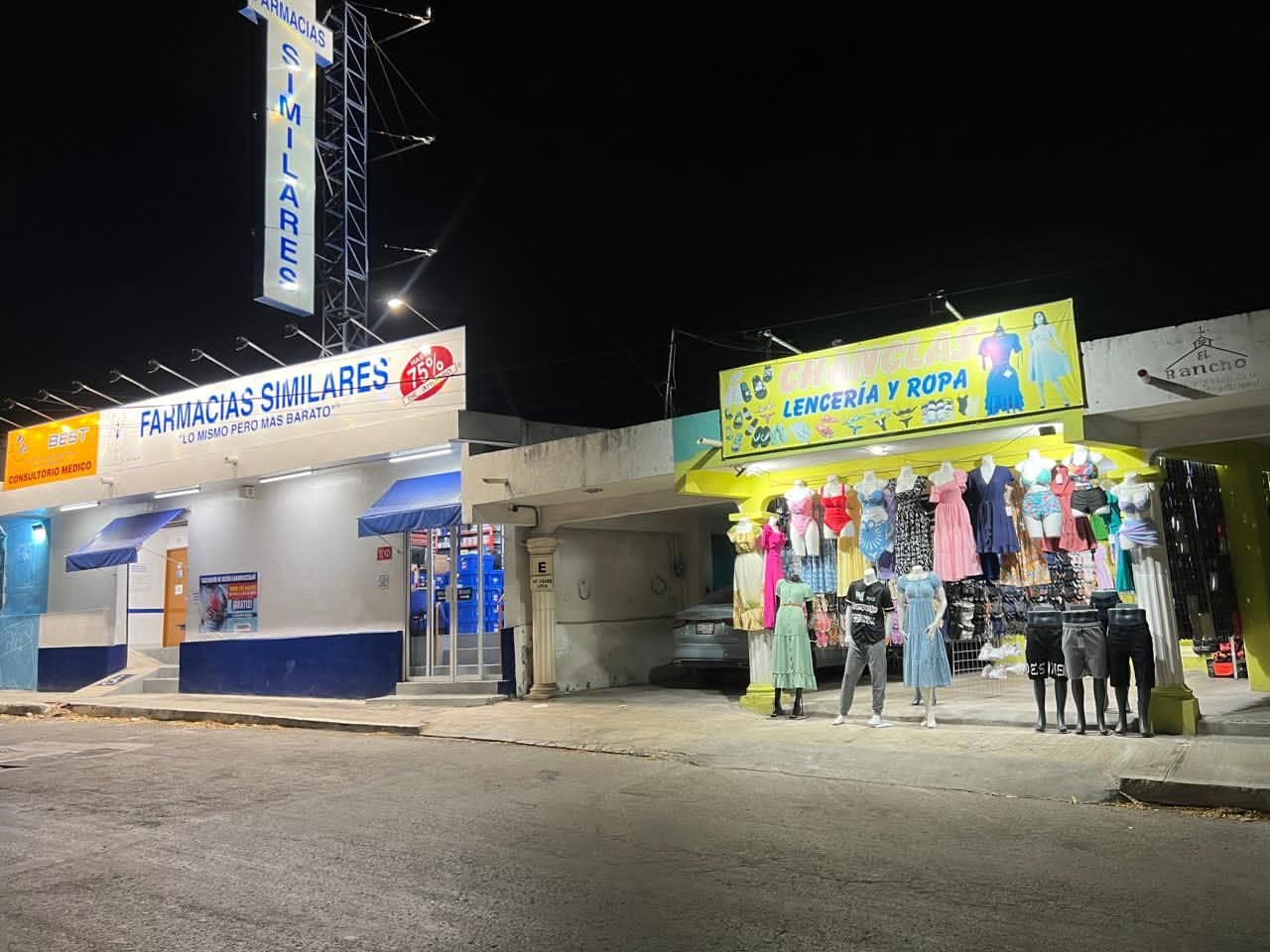 Vendedora de Ropa y Chanclas